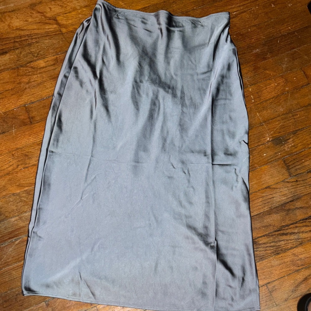 Gray stretch waist Women's Skirt with right split NWT Large